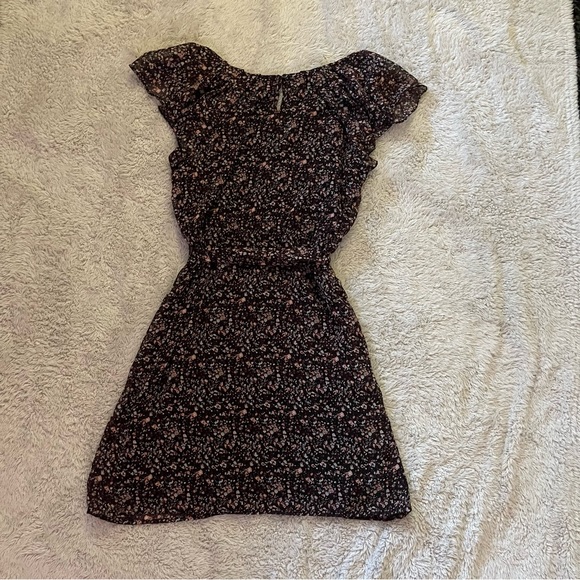 Dynamite — MIDI Cinched Waist Floral Dress — US Large - Picture 3 of 3